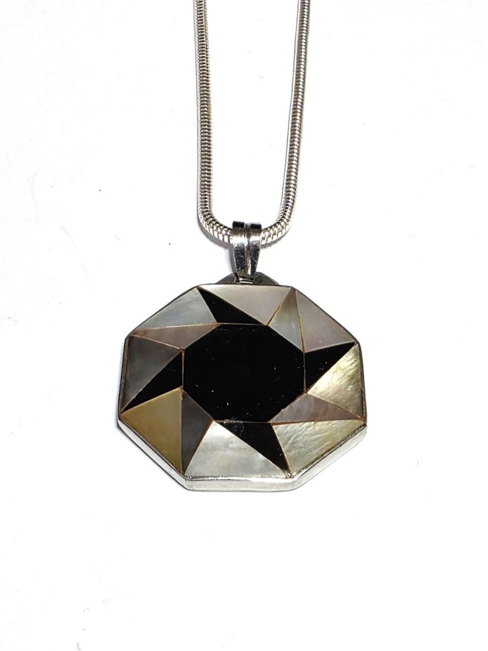 Mother of Pearl pinwheel pendant necklace